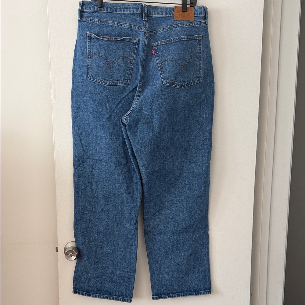 Levi’s Ribcage Straight Ankle Jeans - Picture 4 of 5
